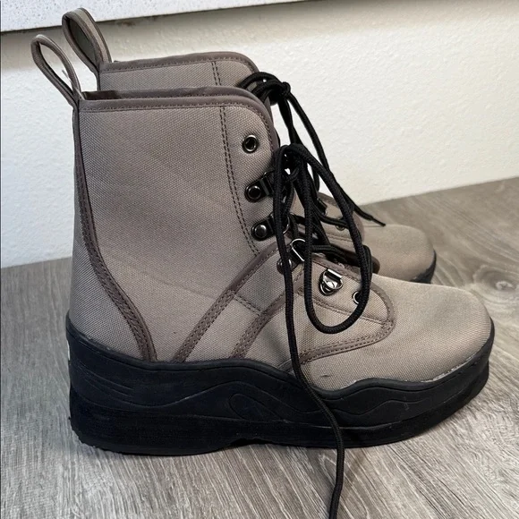 Women's Gray and Black wading boots - Picture 3 of 7